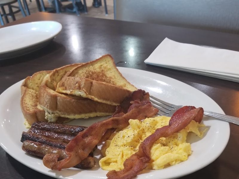 Motown Brunch House food